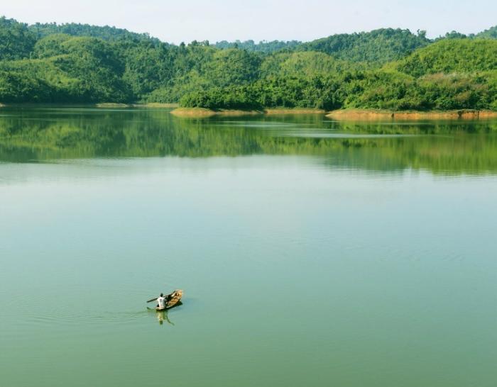 Hồ nước trong veo tại Vườn quốc gia Cát Tiên Lâm Đồng