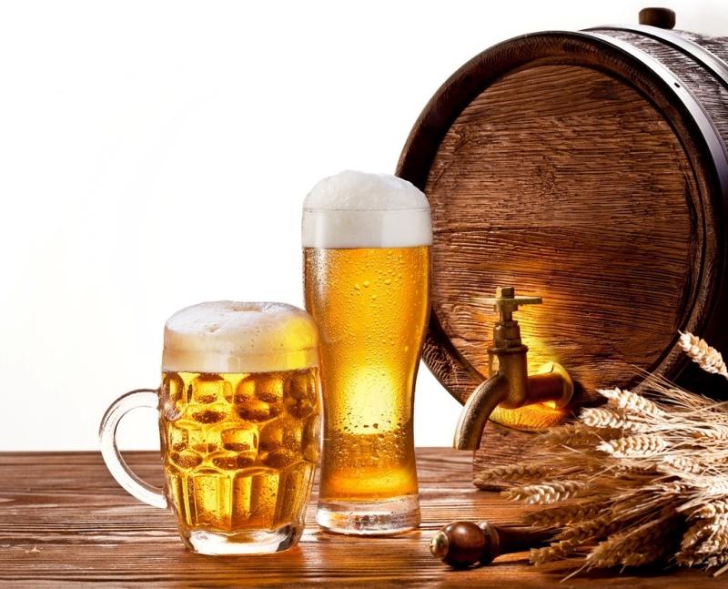 1 lon bia bao nhiêu calo? Cách uống bia thoải mái không sợ bị béo bụng
