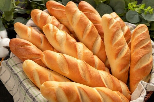 1 ổ bánh mì bao nhiêu calo? Ăn bánh mì có tăng cân không?