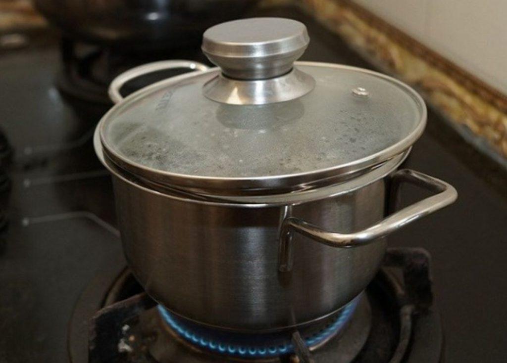 Cách làm xôi đậu đen nước cốt dừa bằng nồi cơm điện