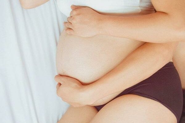 Giải đáp thắc mắc cho câu hỏi chồng bú khi mang thai có sao không?