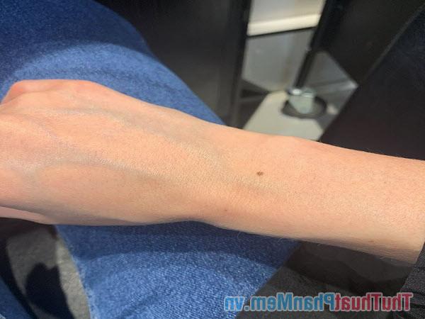 Nốt ruồi tại cổ tay: Bí mật ẩn sau vẻ đẹp! Tốt hay không?