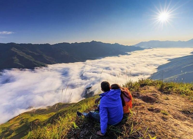 Săn mây trên đỉnh núi Yên Bái
