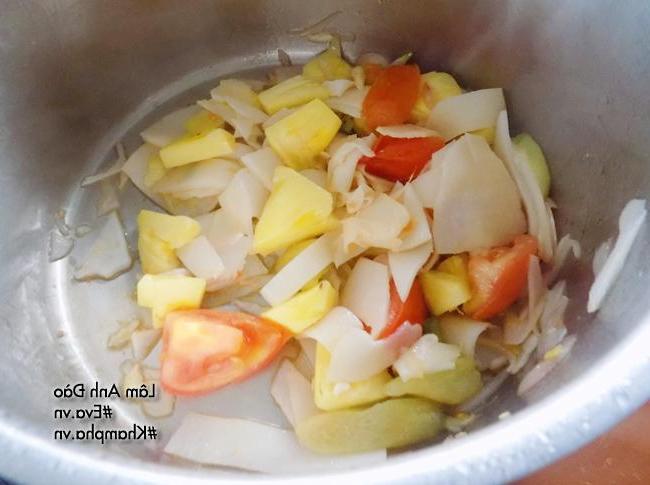 Cách nấu canh chua cá hồi thơm ngon đến giọt cuối cùng - 4